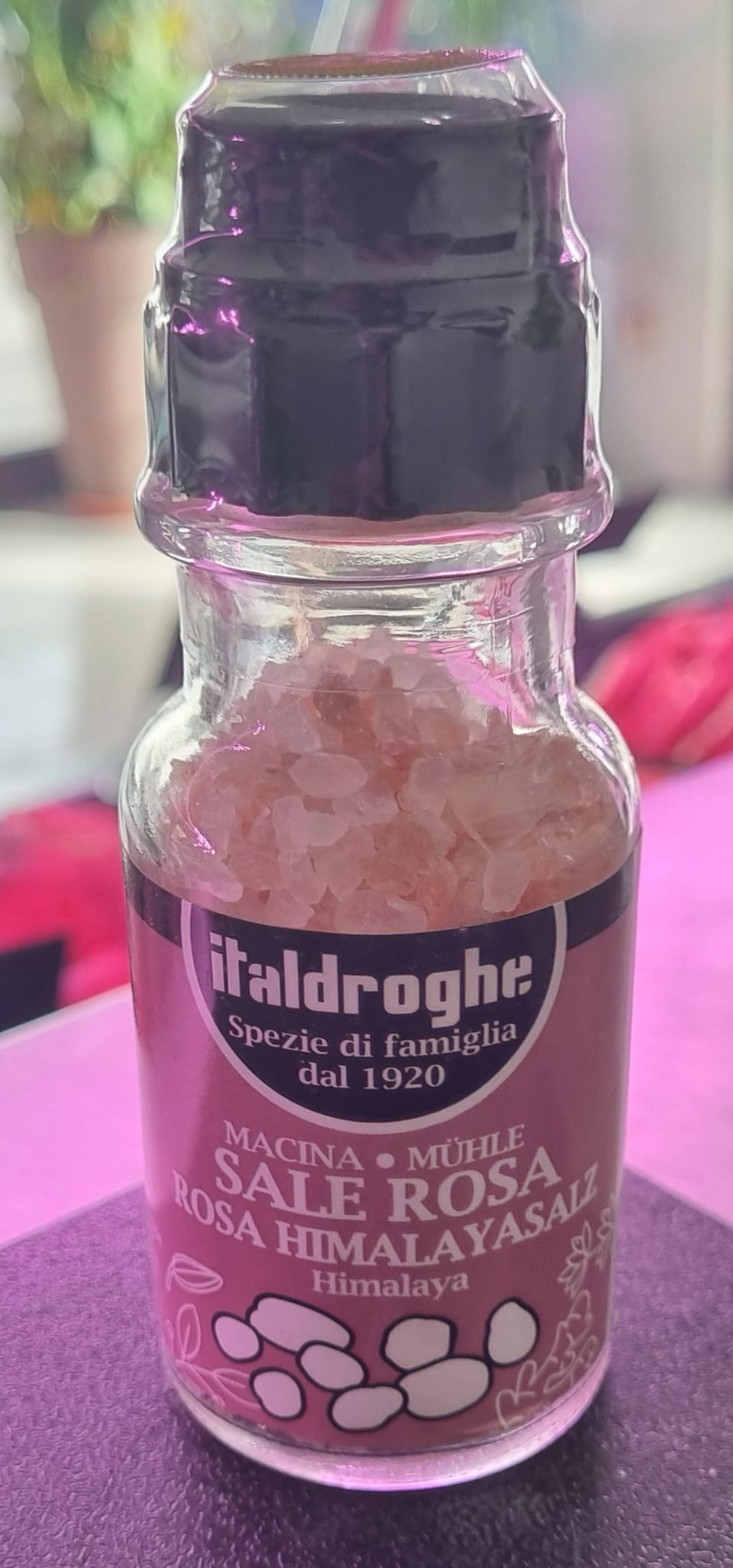 Sale rosa dell'Himalaya in un tappo macina, confezione da 110g, ricco di minerali e ideale per esaltare i sapori.