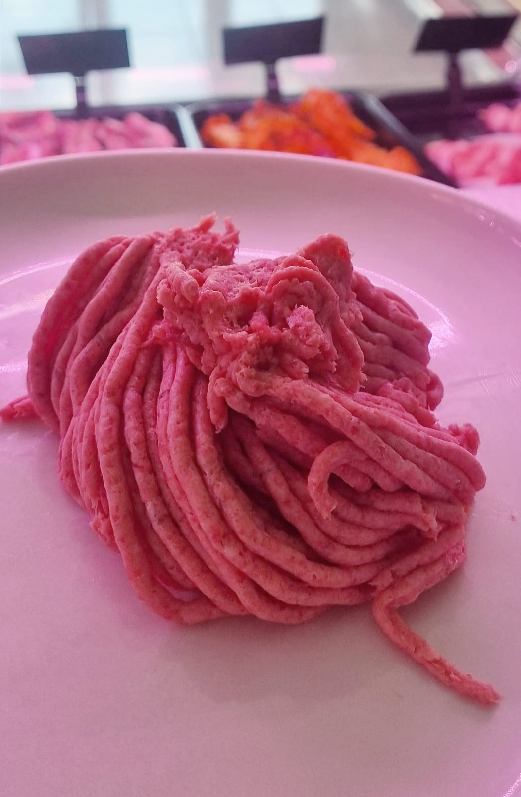 Tritato misto bovino e suino fresco, ideale per polpette, hamburger e salse deliziosi.